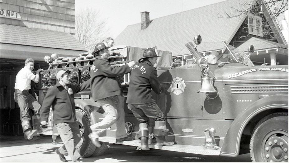 Picture of Historic Fire Truck and Firefighters